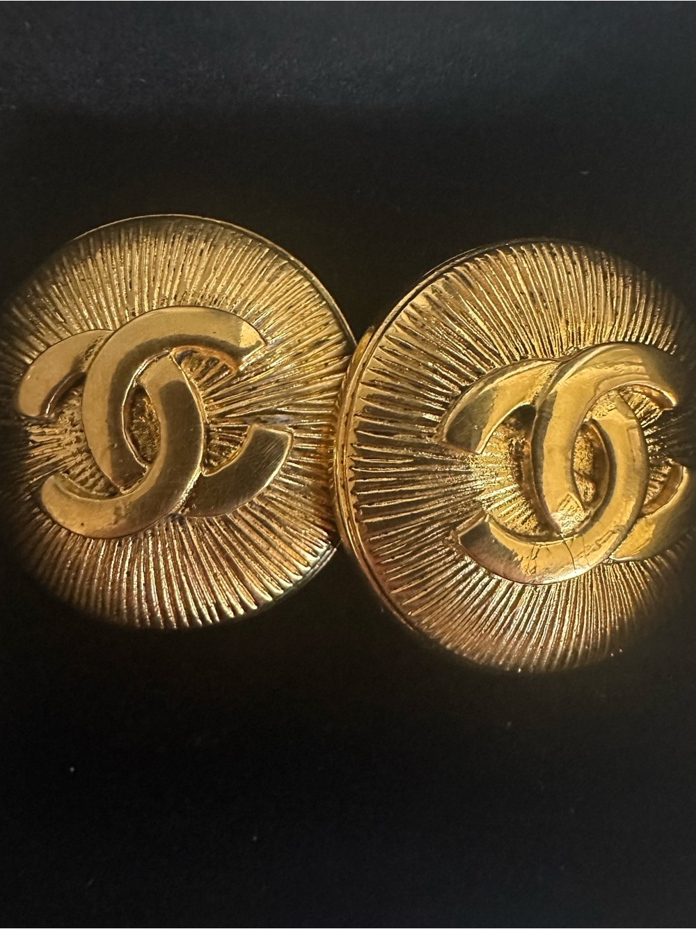 RARE Vintage CHANEL Jumbo CC Sunburst Clip-On Earrings 94P Spring 1994 - Picture 4 of 16